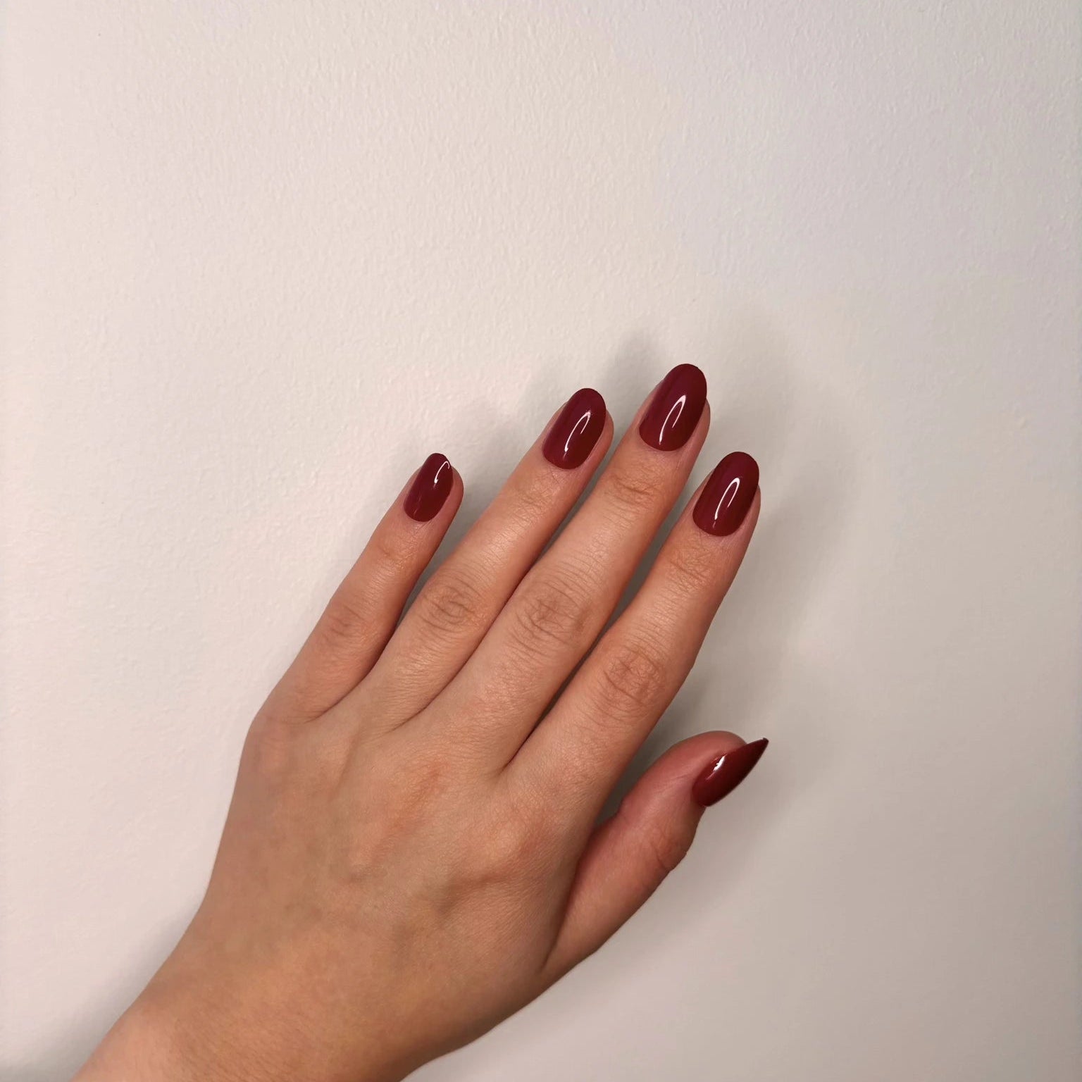 Glossy Way Rouge Affair wine red Press On Nails