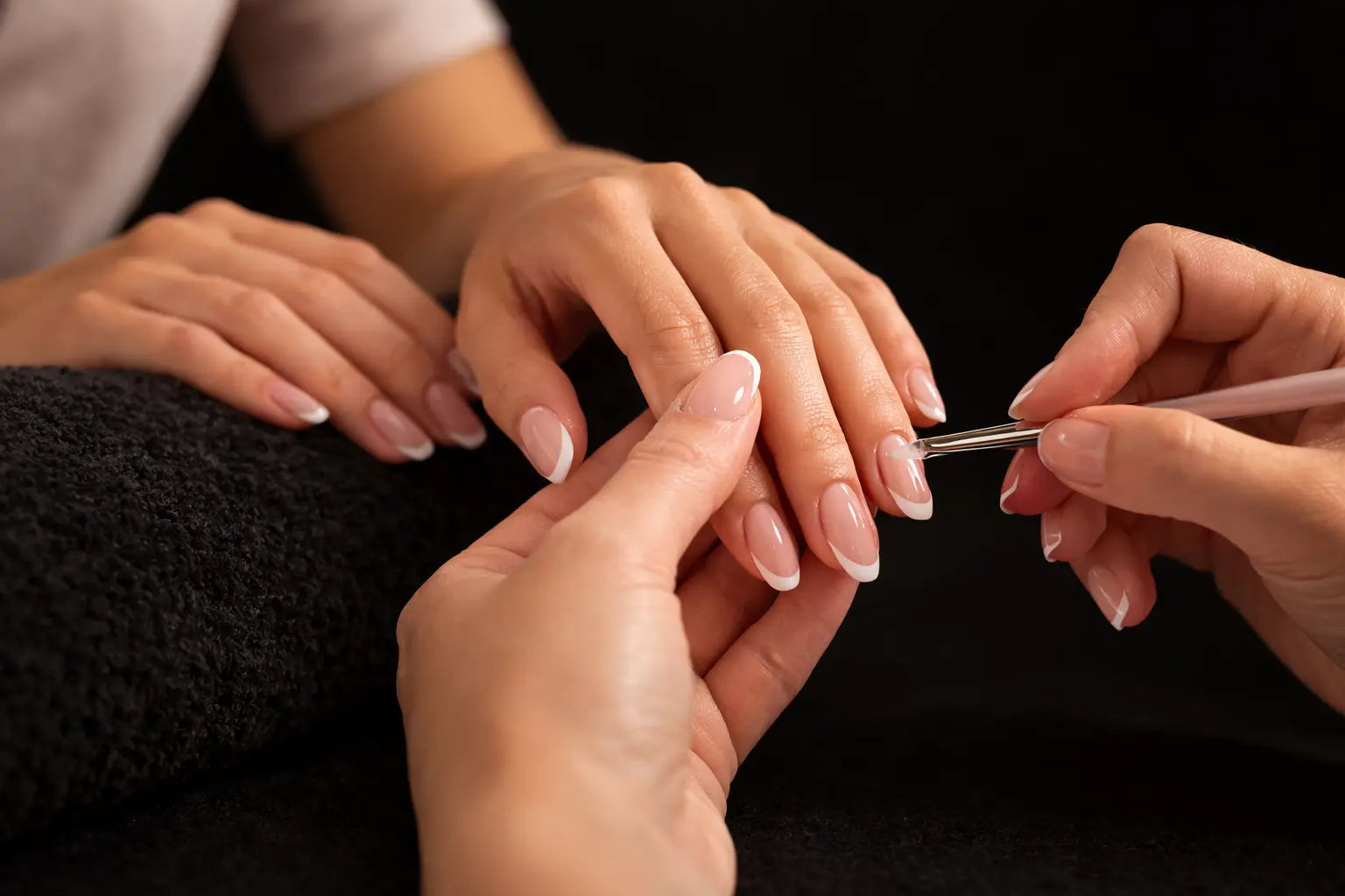 Press-On Nails vs. Salon Gels: Which One Actually Saves You More?