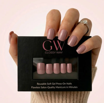 Gloss au Lait press on nails by Glossy Way