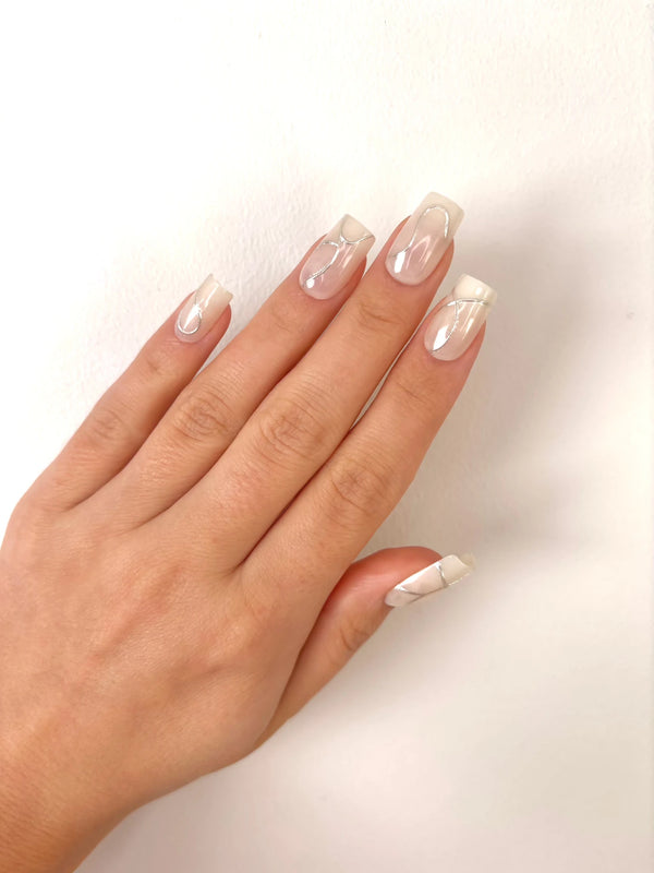 Glossy Way Lumiere luxurious white 3d Press On Nails